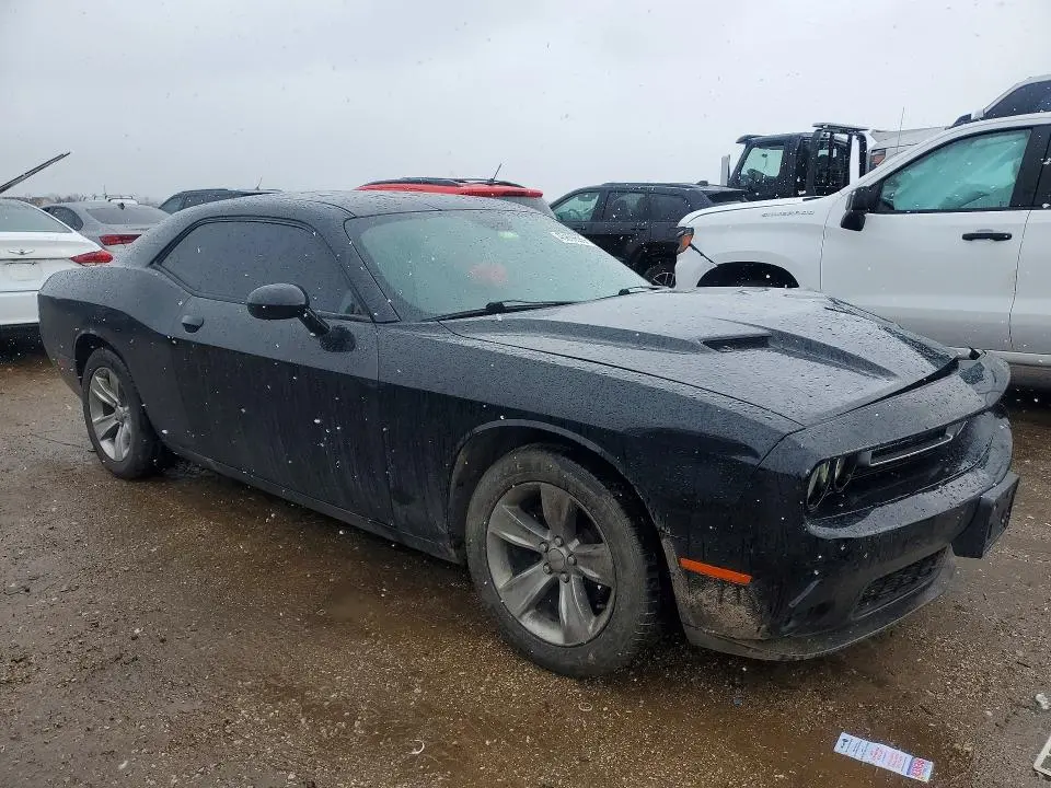 2016 DODGE CHALLENGER SXT  