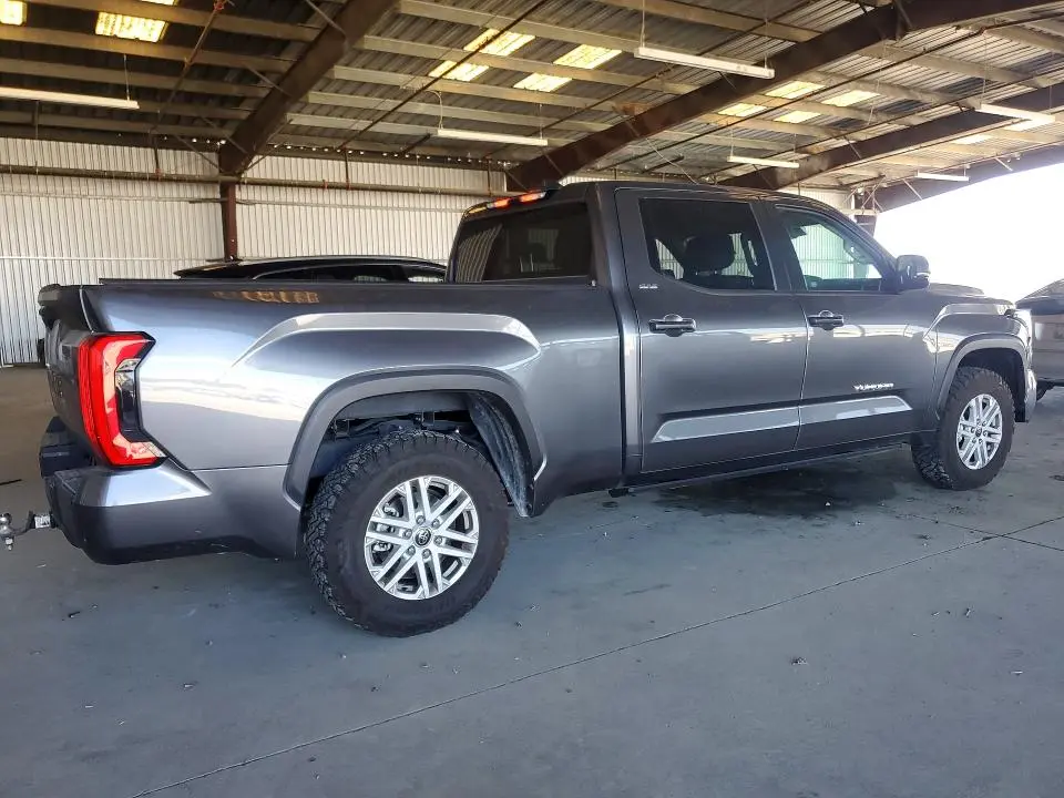 2024 TOYOTA TUNDRA CREWMAX SR5  