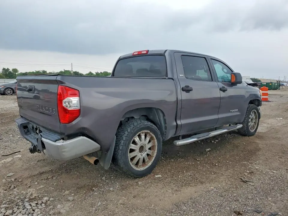 2015 TOYOTA TUNDRA CREWMAX SR5  