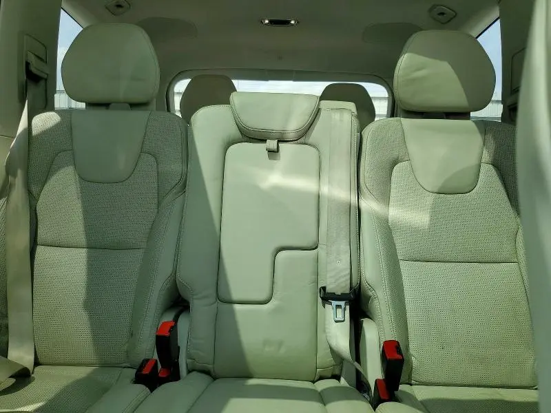 2016 VOLVO XC90 T6  