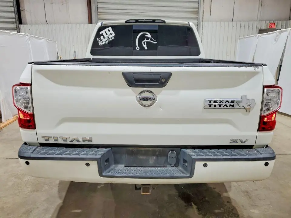2017 NISSAN TITAN SV  
