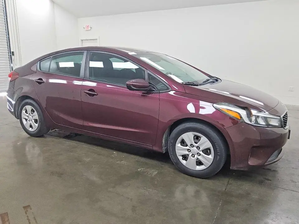 2017 KIA FORTE LX  