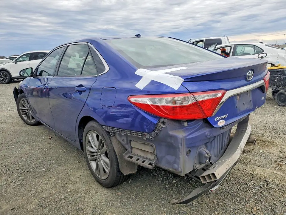 2015 TOYOTA CAMRY SE  