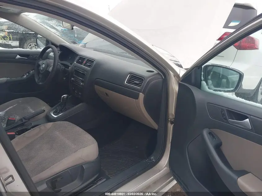 2013 VOLKSWAGEN JETTA 2.0L S