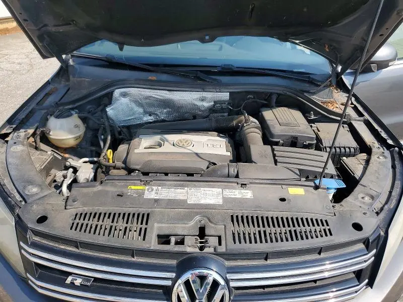 2014 VOLKSWAGEN TIGUAN S  