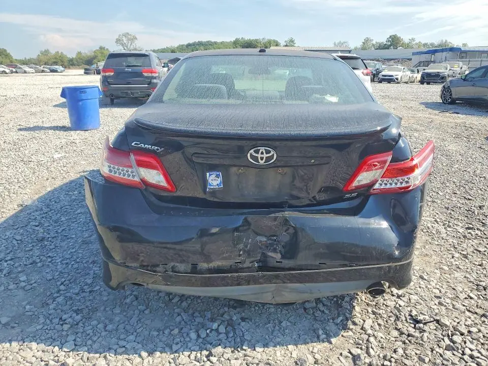 2011 TOYOTA CAMRY SE  