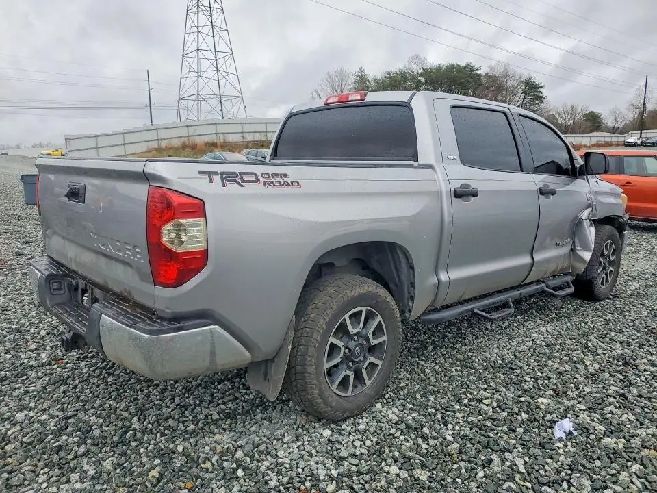 2015 TOYOTA TUNDRA SR5  