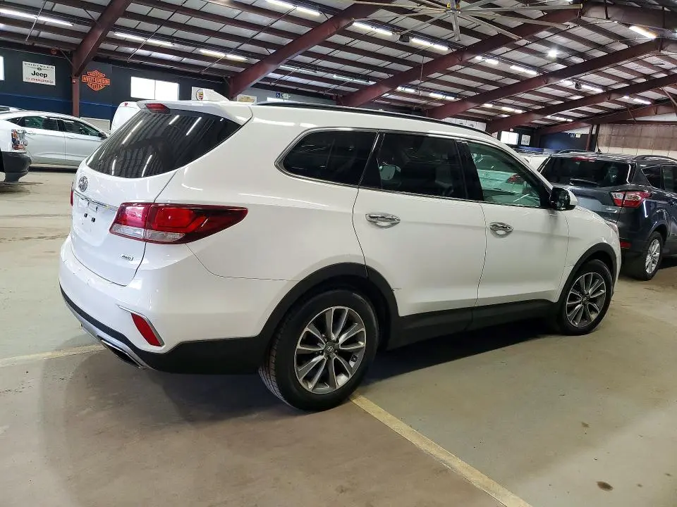 2017 HYUNDAI SANTA FE SE  
