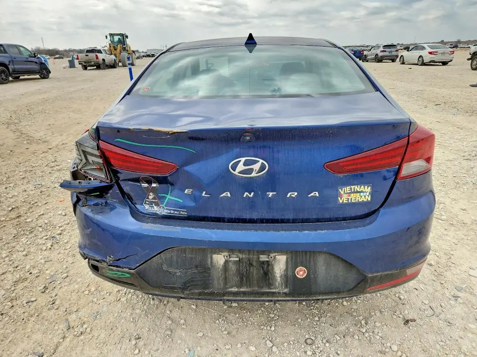 2020 HYUNDAI ELANTRA SEL  
