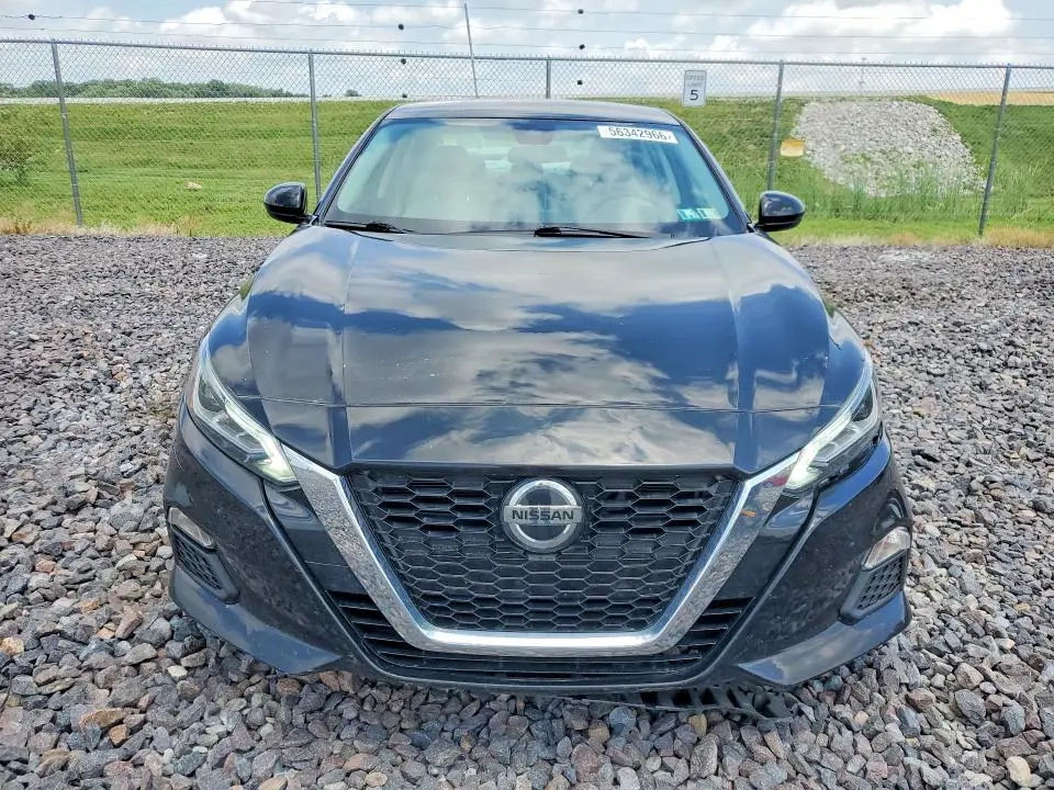 2021 NISSAN ALTIMA SV  