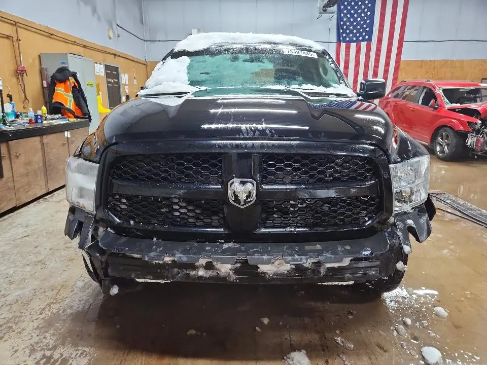 2013 RAM 1500 ST  