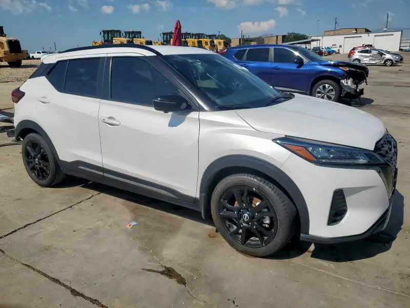 2023 NISSAN KICKS SR