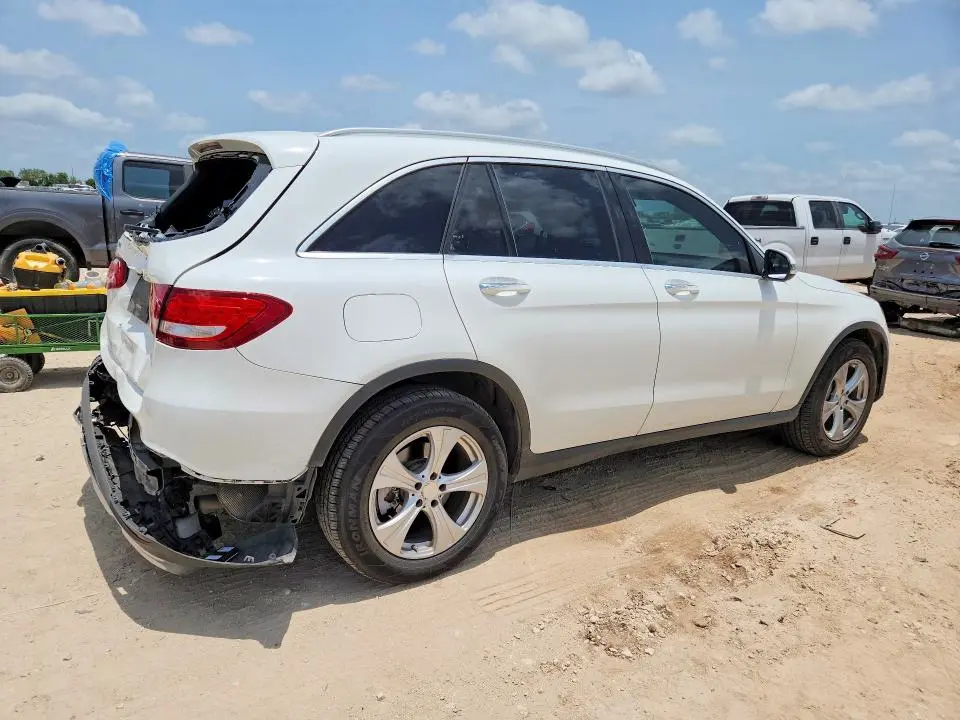 2017 MERCEDES-BENZ GLC 300  