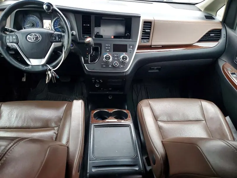2015 TOYOTA SIENNA XLE  