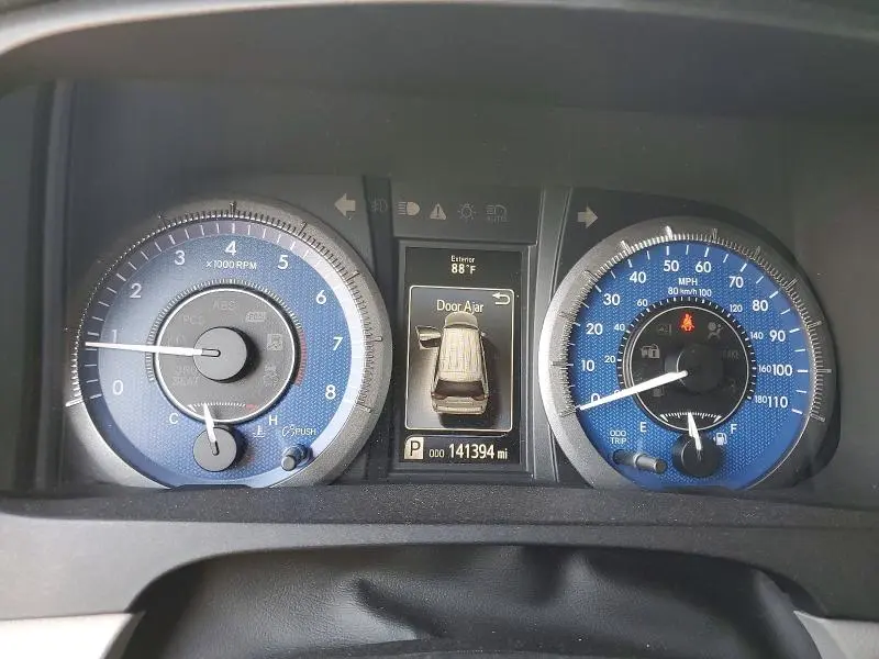 2016 TOYOTA SIENNA XLE PREMIUM 8-PASSENGER  