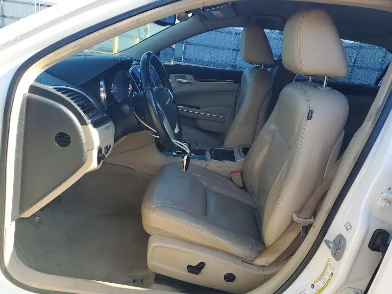 2013 CHRYSLER 300   