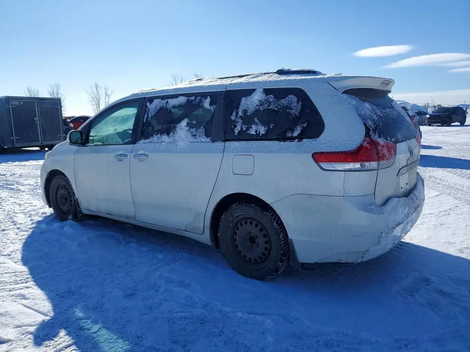 2011 TOYOTA SIENNA XLE  