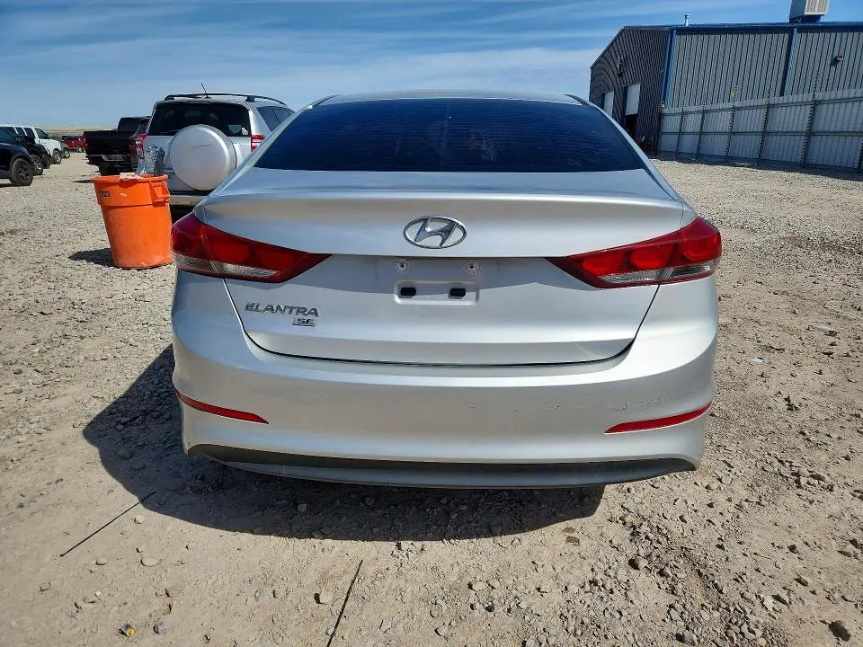2018 HYUNDAI ELANTRA SE  