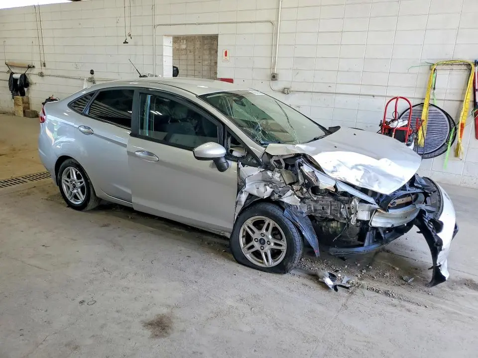 2017 FORD FIESTA SE  