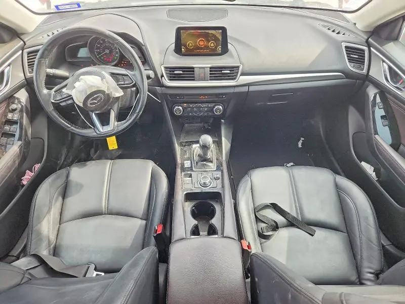 2018 MAZDA 3 TOURING  