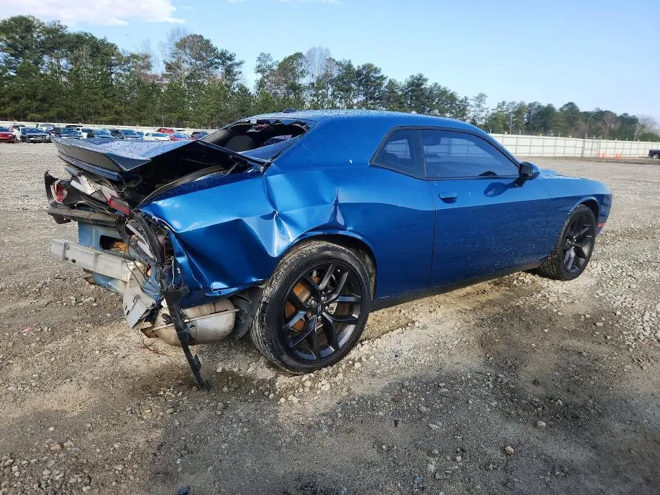 2022 DODGE CHALLENGER SXT  