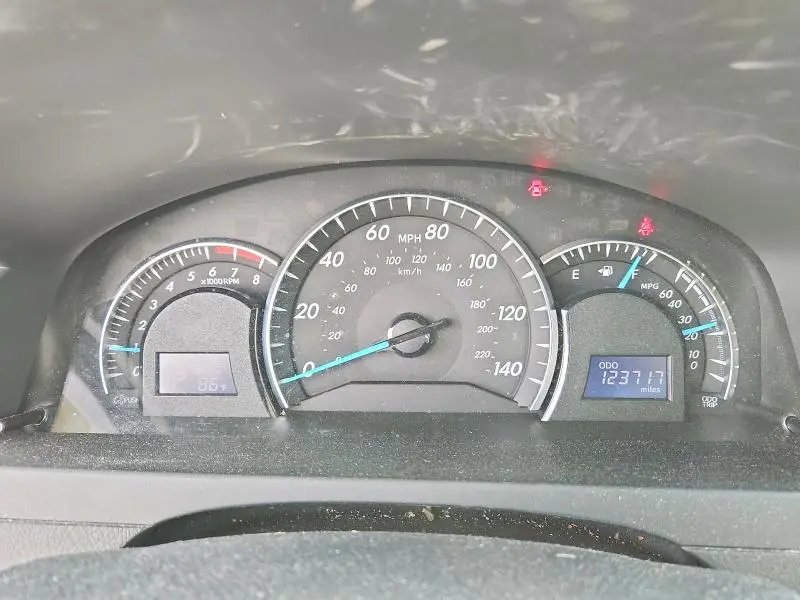 2012 TOYOTA CAMRY XLE  