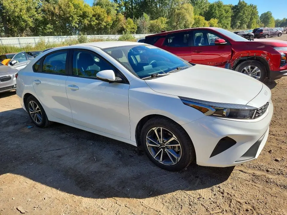 2022 KIA FORTE LXS  
