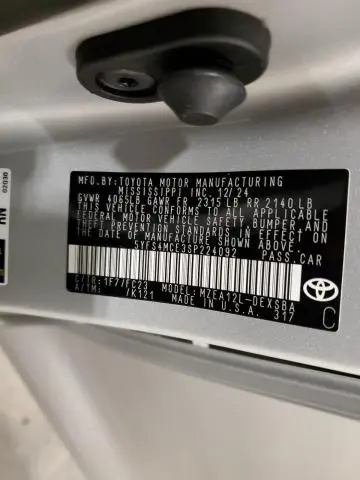 2025 TOYOTA COROLLA SE  