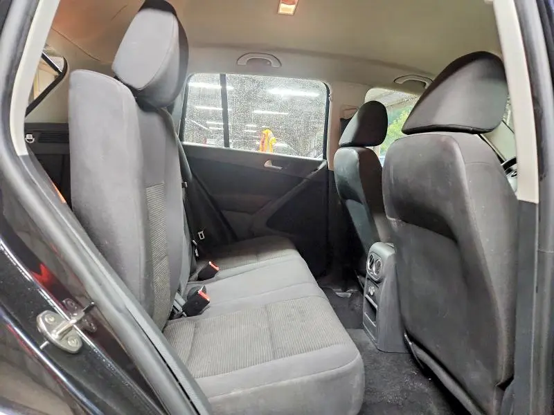 2014 VOLKSWAGEN TIGUAN S  