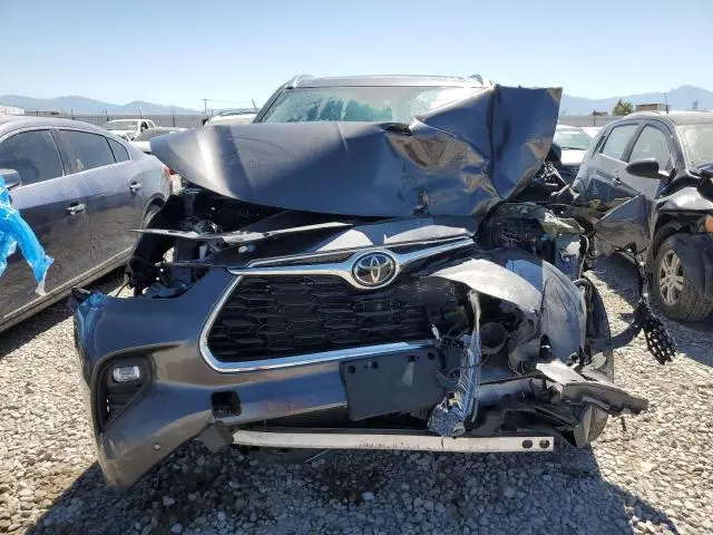 2022 TOYOTA HIGHLANDER PLATINUM  