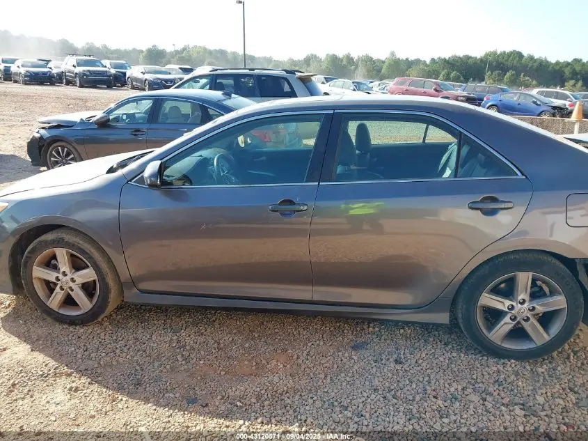 2014 TOYOTA CAMRY SE