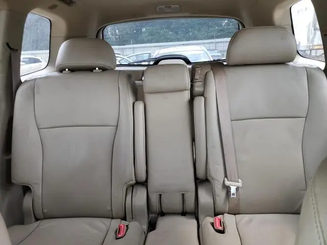 2010 TOYOTA HIGHLANDER SE