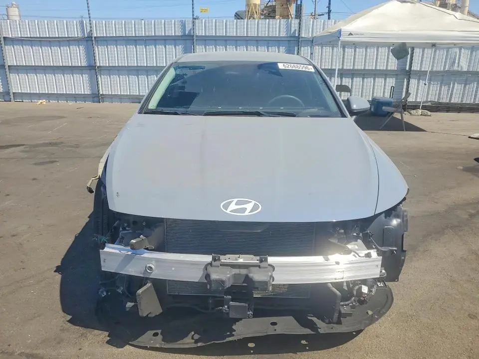 2025 HYUNDAI SONATA SE  