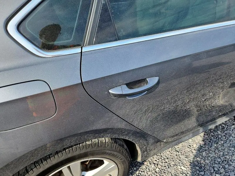 2015 VOLKSWAGEN PASSAT S  