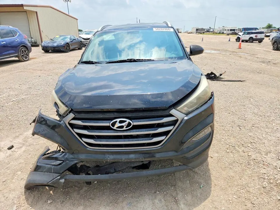 2016 HYUNDAI TUCSON SE  