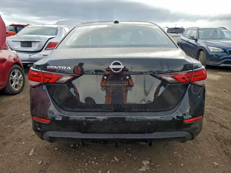 2025 NISSAN SENTRA SV  