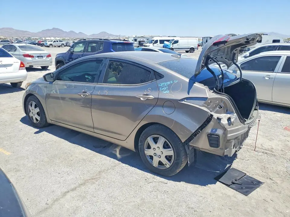 2016 HYUNDAI ELANTRA SE  