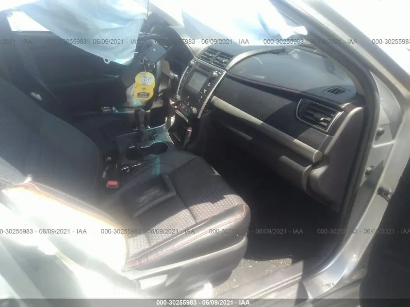 2015 TOYOTA CAMRY SE