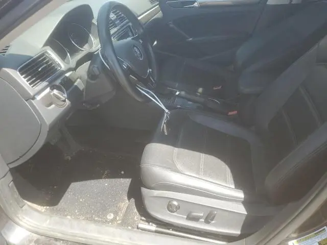 2018 VOLKSWAGEN PASSAT SE  
