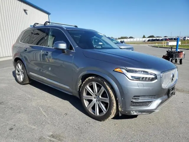 2017 VOLVO XC90 T6  
