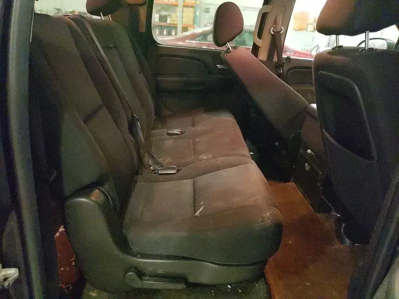 2010 CHEVROLET SUBURBAN K1500 LS  