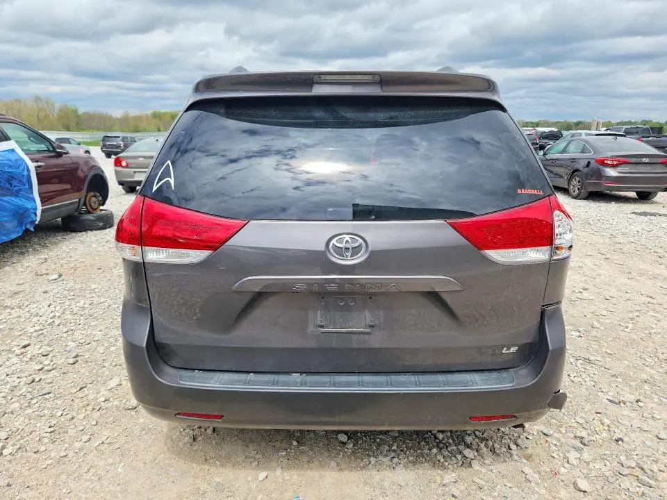 2012 TOYOTA SIENNA LE  