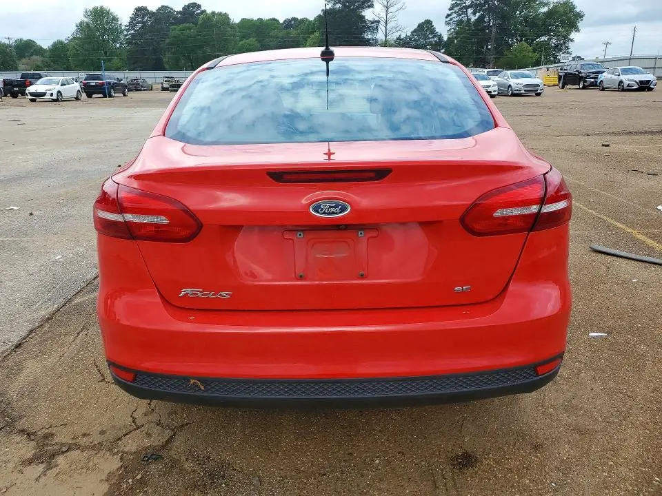 2016 FORD FOCUS SE  