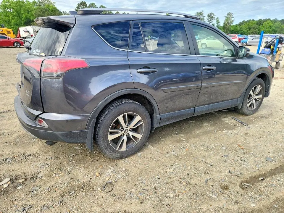 2017 TOYOTA RAV4 XLE  