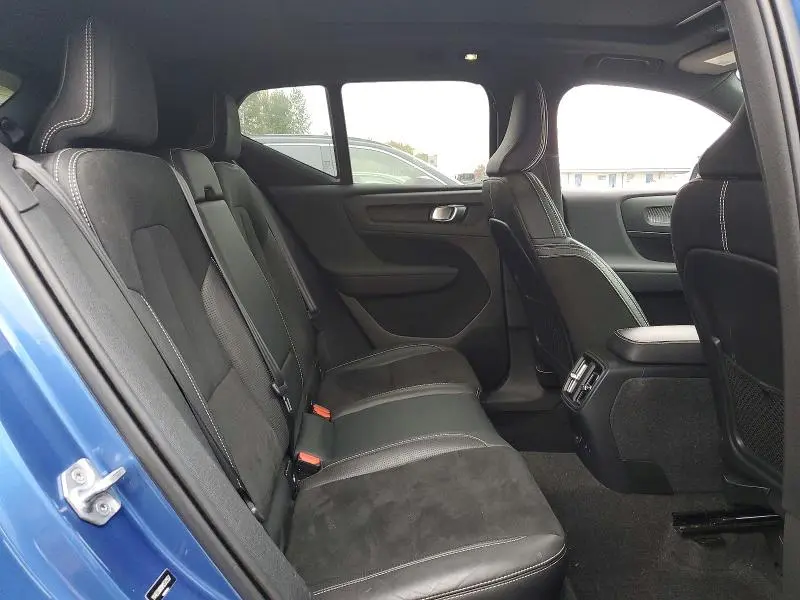 2021 VOLVO XC40 RECHARGE  