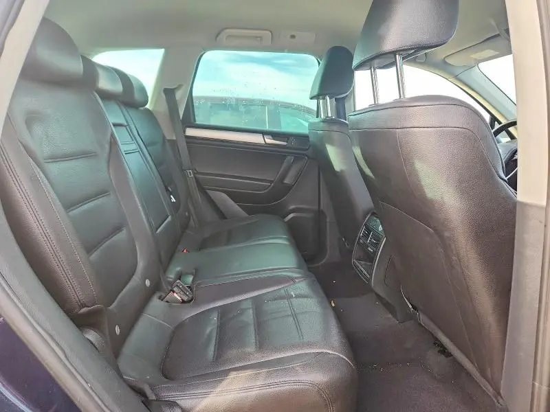 2013 VOLKSWAGEN TOUAREG V6  