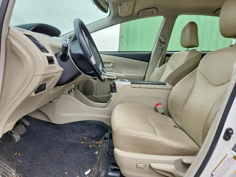2013 TOYOTA PRIUS V FIVE  
