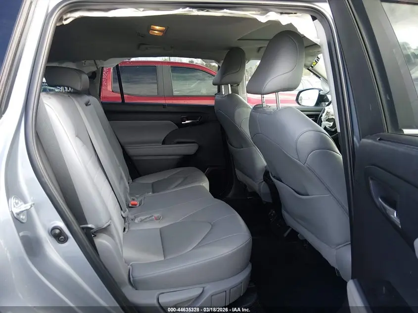 2024 TOYOTA HIGHLANDER HYBRID XLE