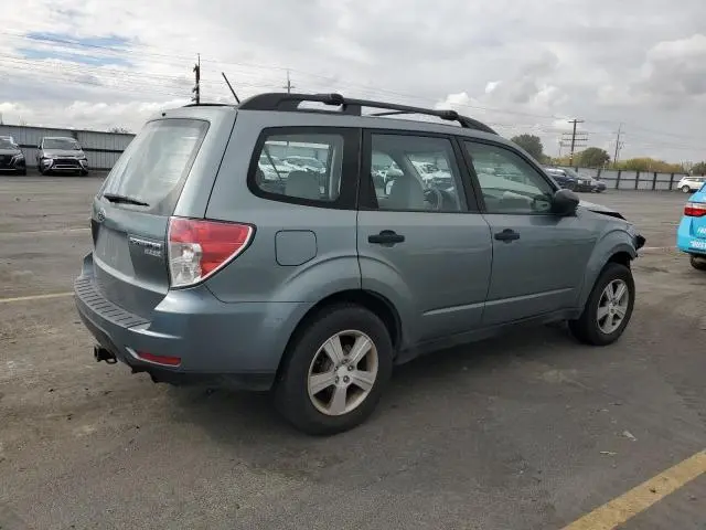 2010 SUBARU FORESTER XS  