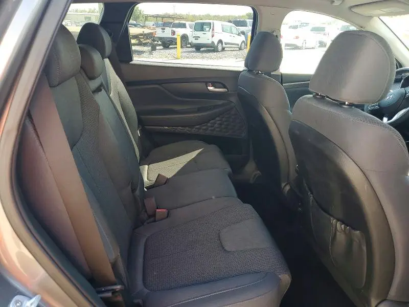 2019 HYUNDAI SANTA FE SE  